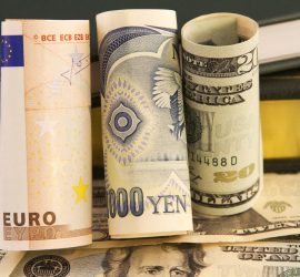 Euro, Yen Gain As Dollar Weakens